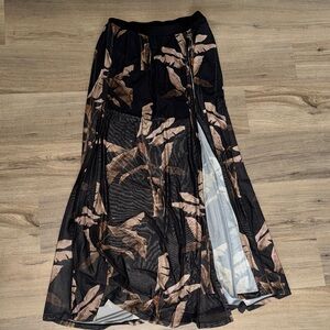 Black and Brown Leaf Print Women's Skort